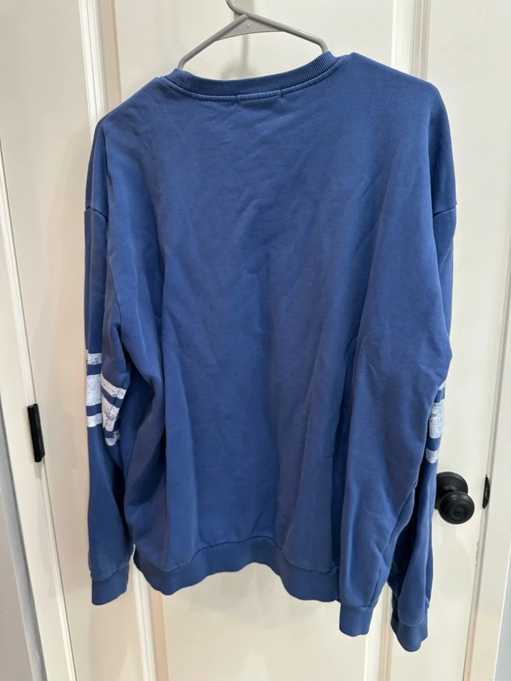 RSQ 89' Crewneck Sweatshirt - Picture 4 of 4